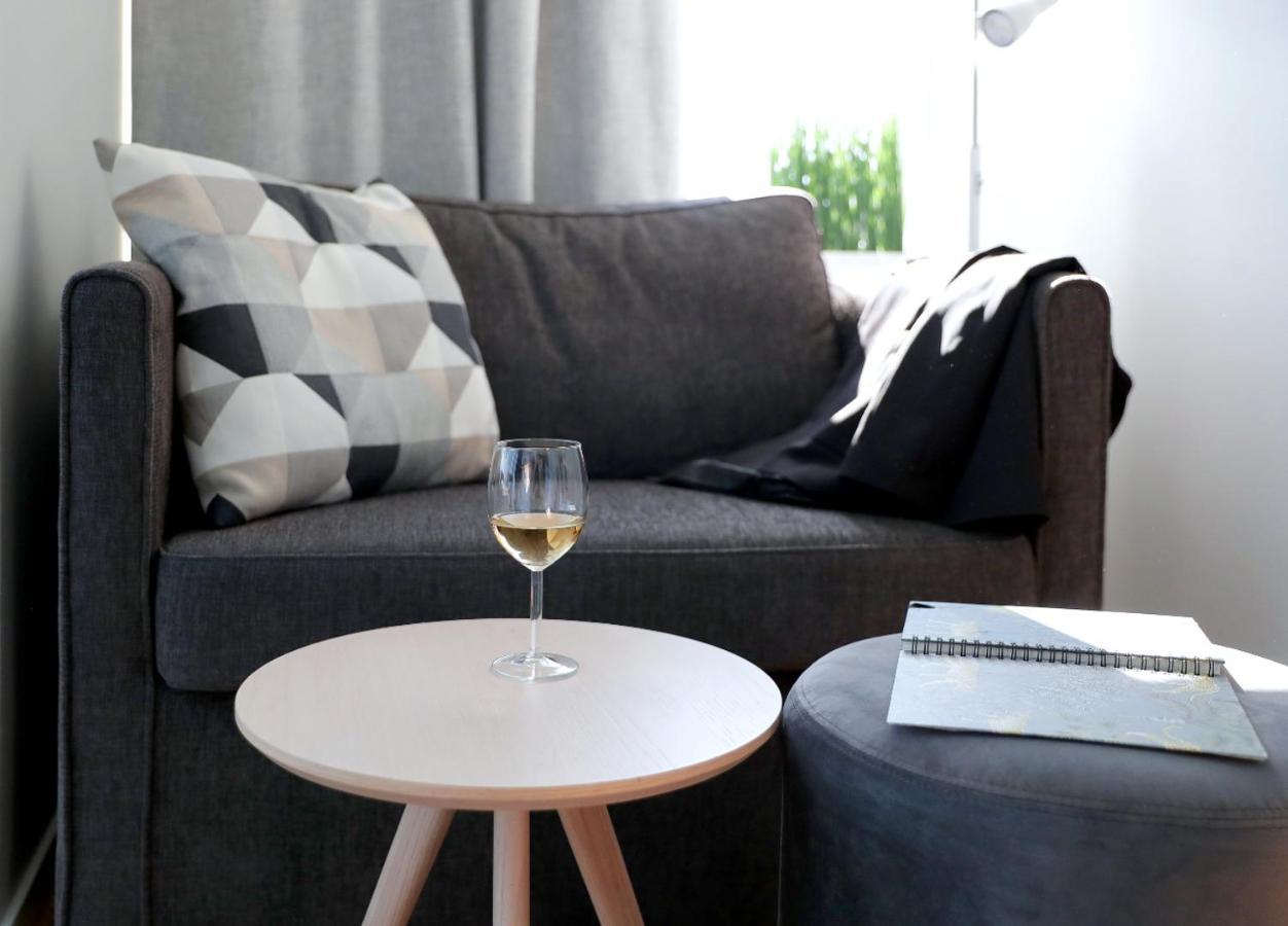 Hotel Arkaden Arlanda Extérieur photo