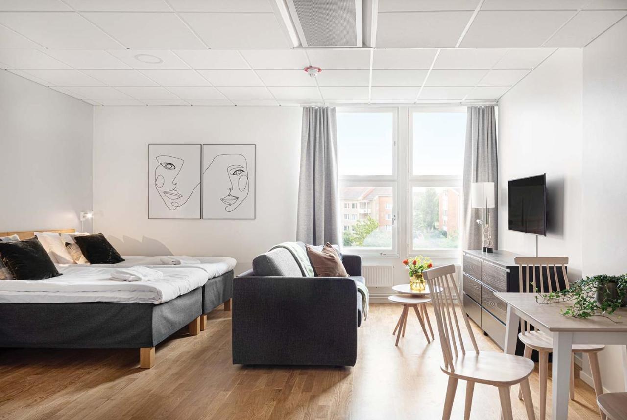 Hotel Arkaden Arlanda Extérieur photo